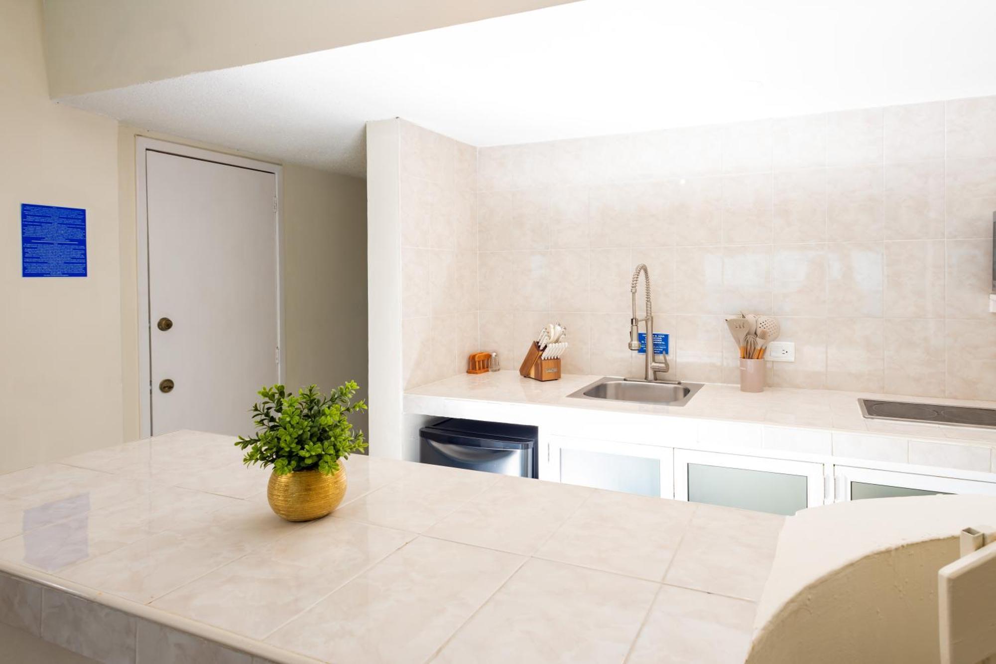 2 Story Oceanfront Penthouses On Cancun Beach! Cancún Exterior foto