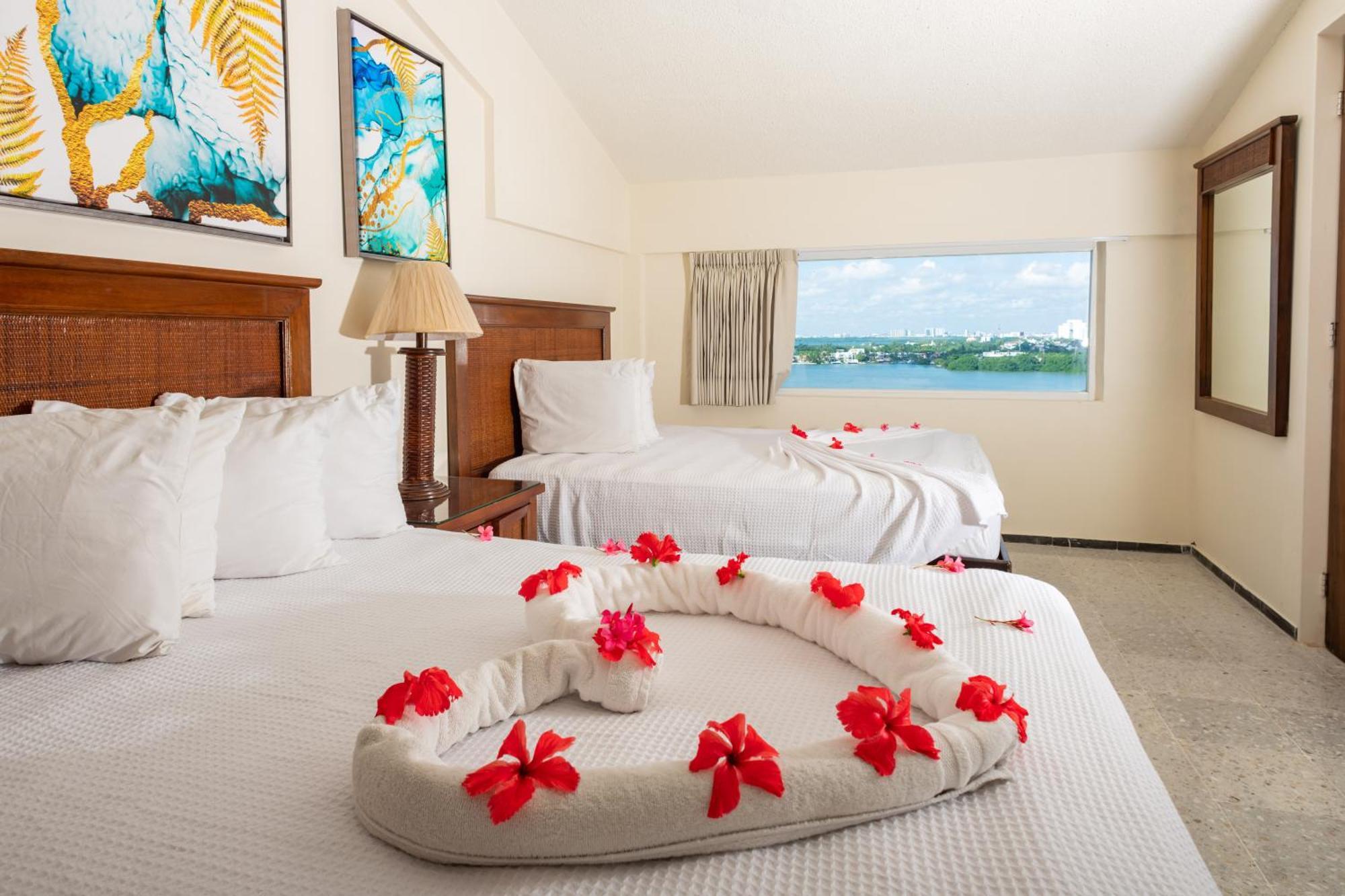 2 Story Oceanfront Penthouses On Cancun Beach! Cancún Exterior foto